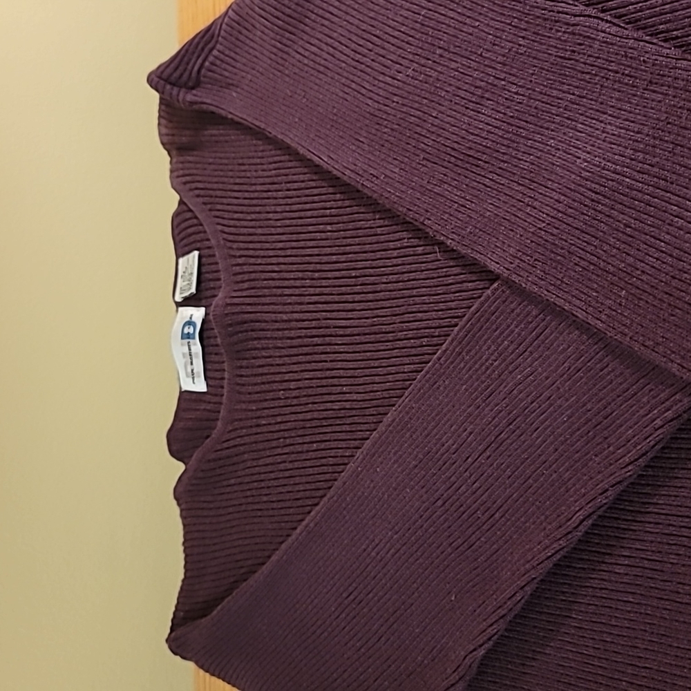 EUC 2 Ribbed Knit Sweaters - Picture 2 of 8